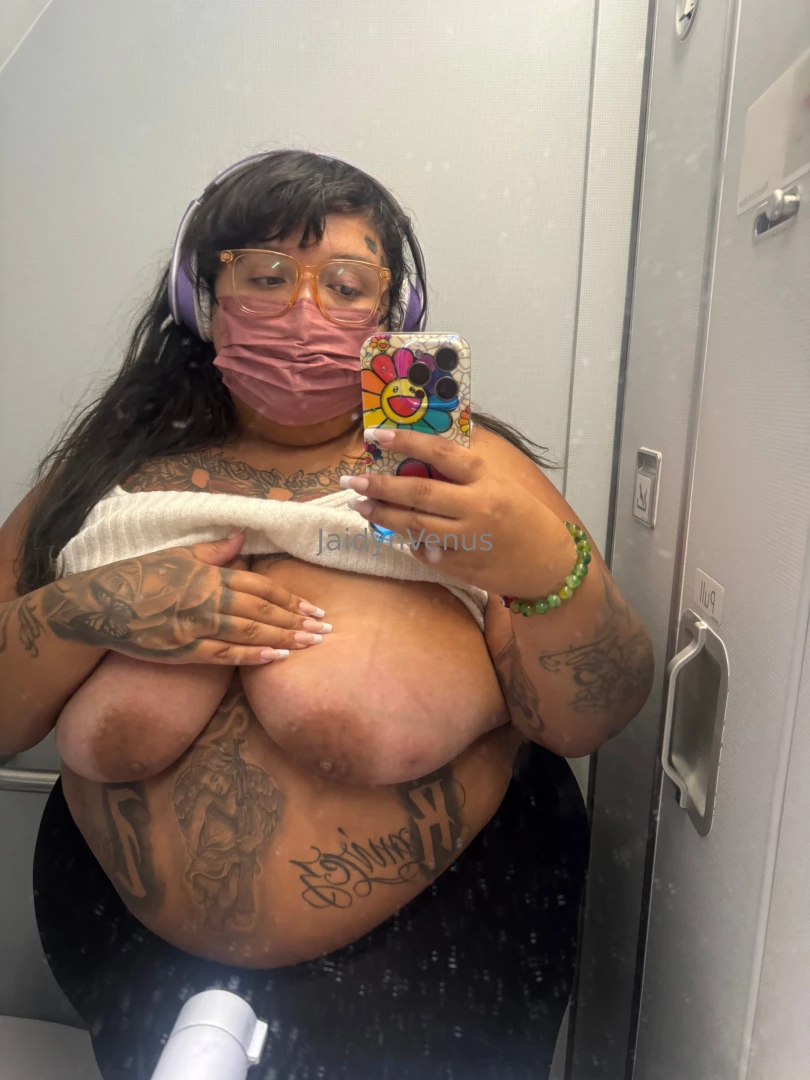 Hopped off the plane just to fuck him real good 