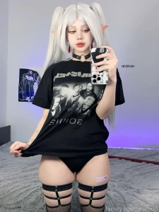 T-shirt on or off frieren stockings goth gothgf boobs fyp
