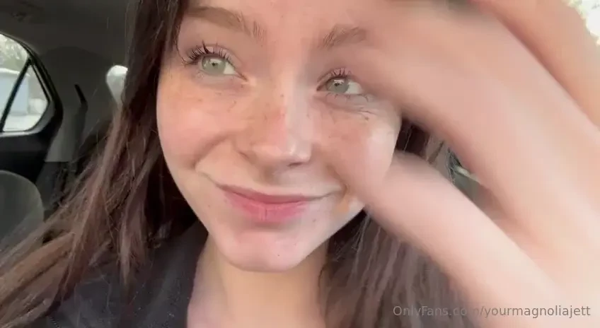 Hey ya ll just got my lashes done for the first time do you love em 