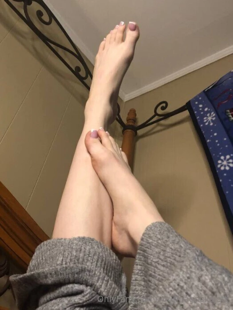 Who wants 18yr old feet arches souls amp toes 