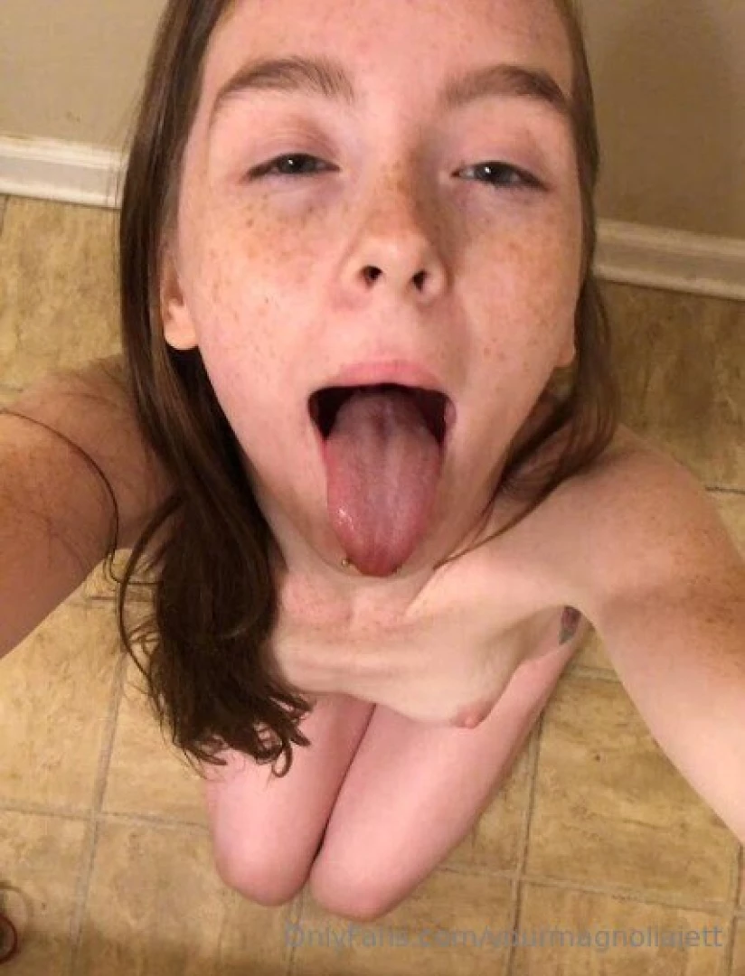 What would you feed me dm me amp tell me daddy 