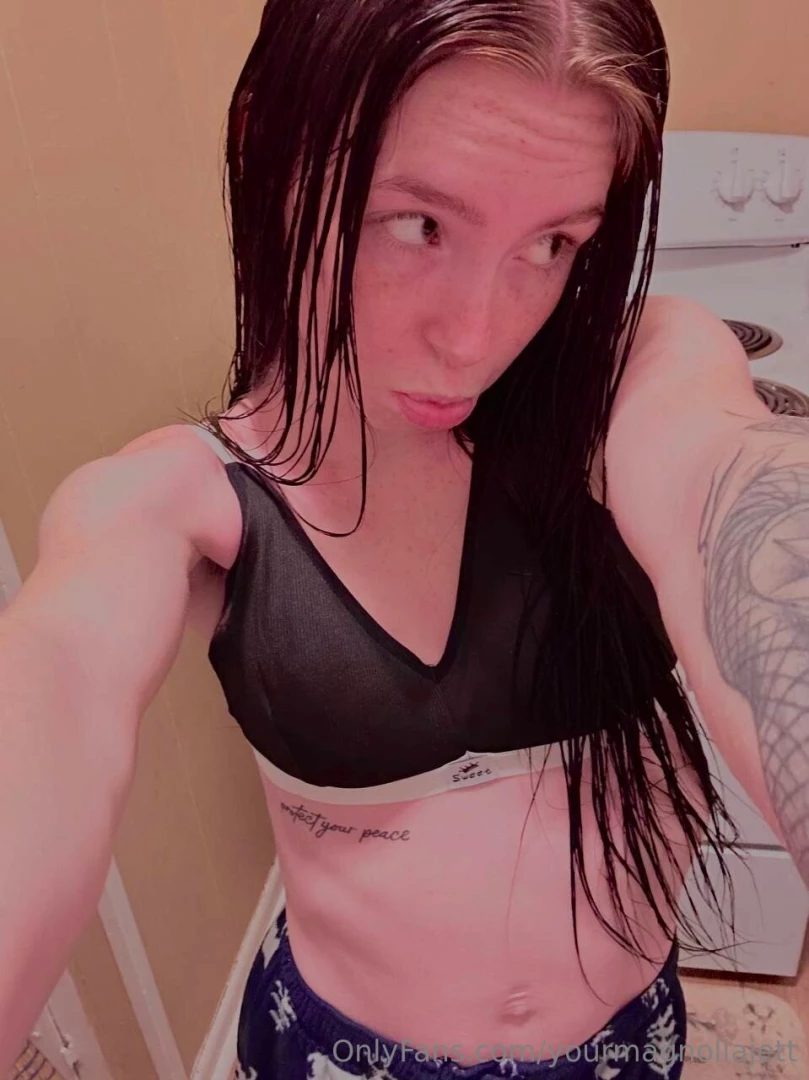 I just filmed something soooo naughty should i dm you a little preview 