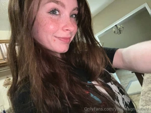 Bet i can make you blush with just one message dm me amp find out