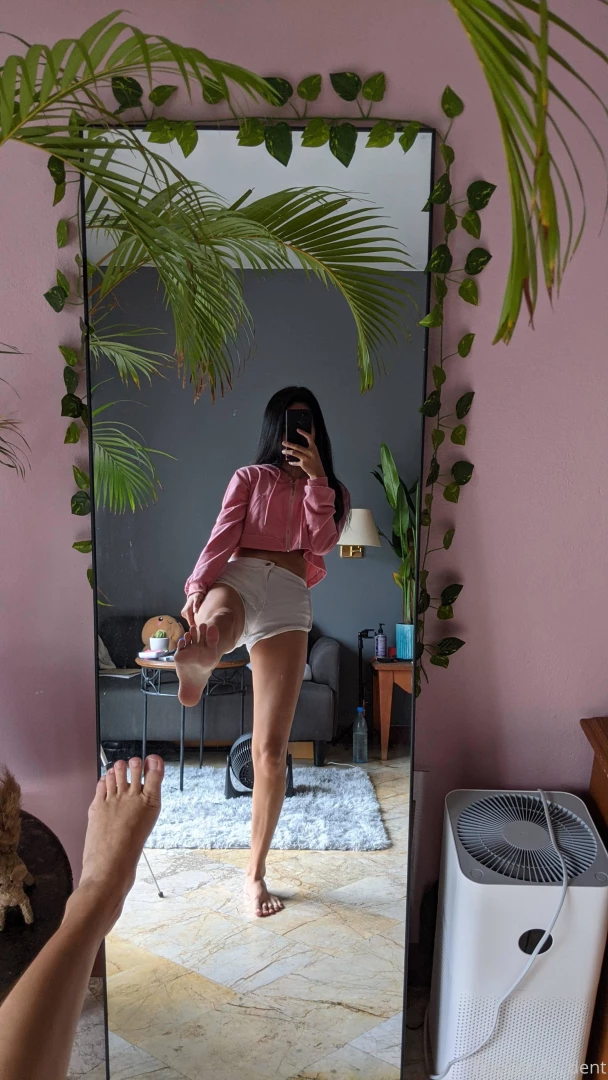 Good morning everyone this is my outfit today when i go out with my part 9 