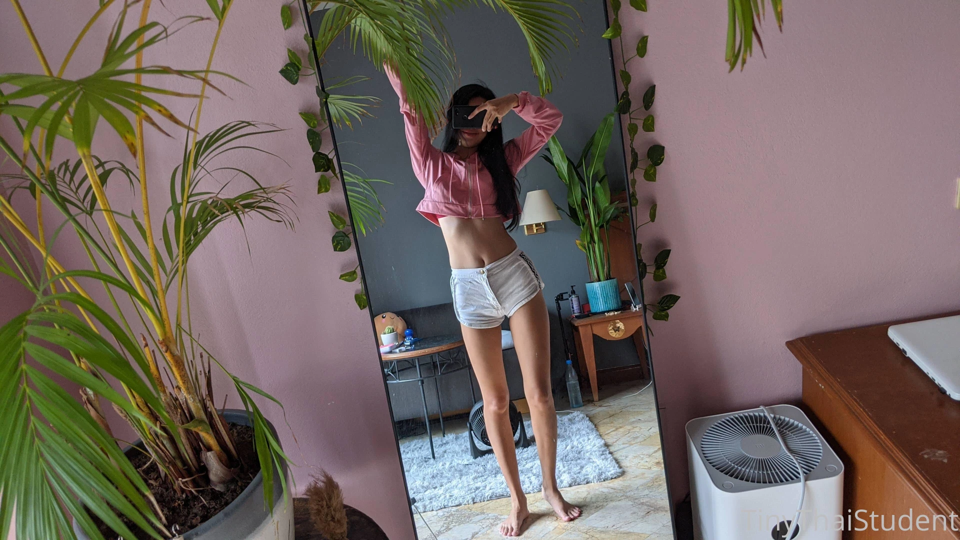 Good morning everyone this is my outfit today when i go out with my part 4 