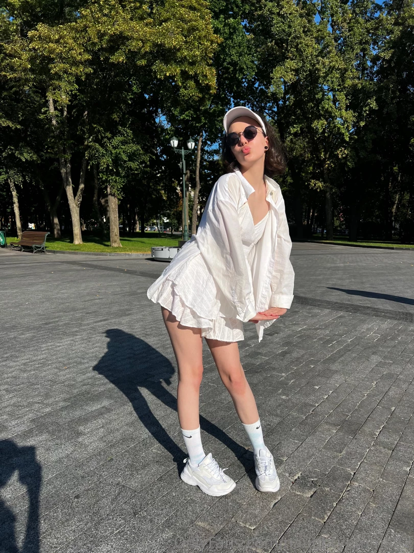 It s the kind of weather that makes you want to walk in the park eat 