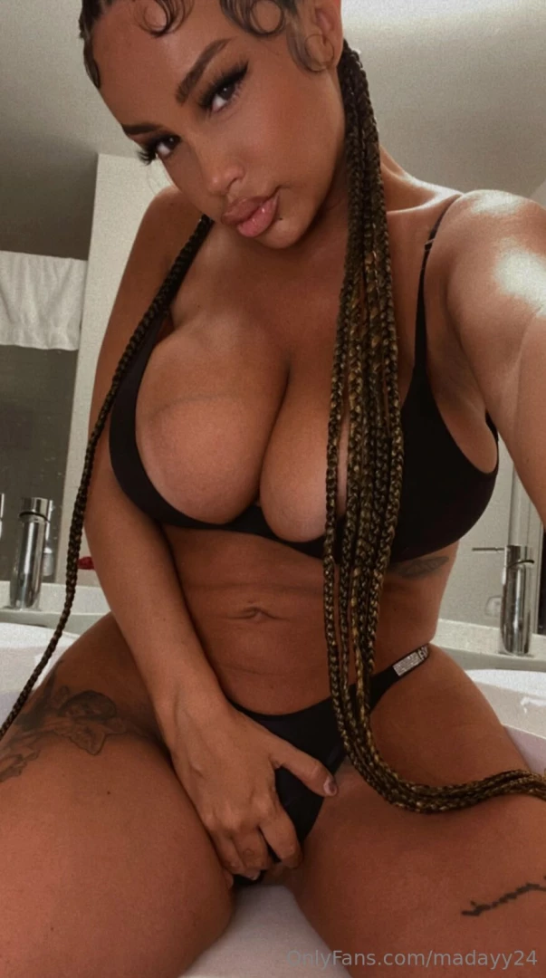 Attention do you love seductive lips fat ass plump titties subscribe part 11 