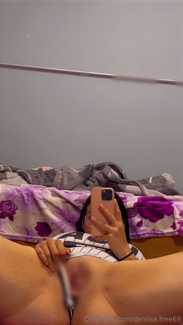 Acum am postat-o necenzurata pe denisaonly69 click i aboneaz -te 