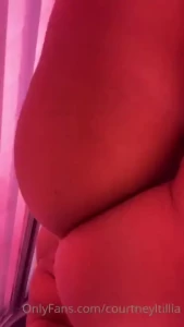 Assssss in your face the music that they play makes me wanna make all