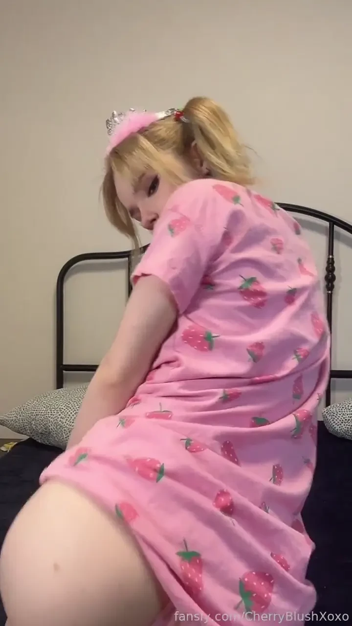 Fyp dress booty whiteass panties hottie hornygirl pussy pinkpussy sexi 