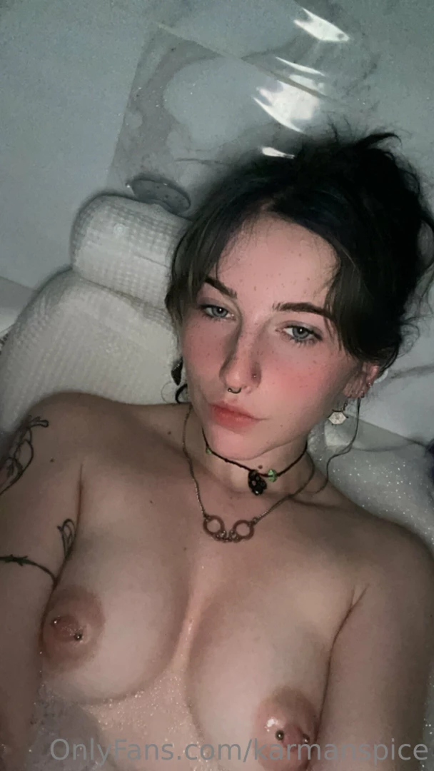 Had a fun bath yesterday and shot a couple videos of it who wants them 