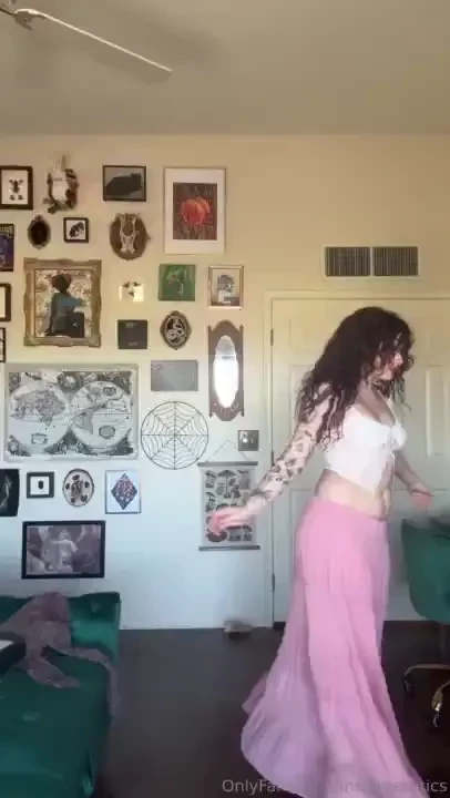 We are so back lil stripping vid where i take off my instagram reels 