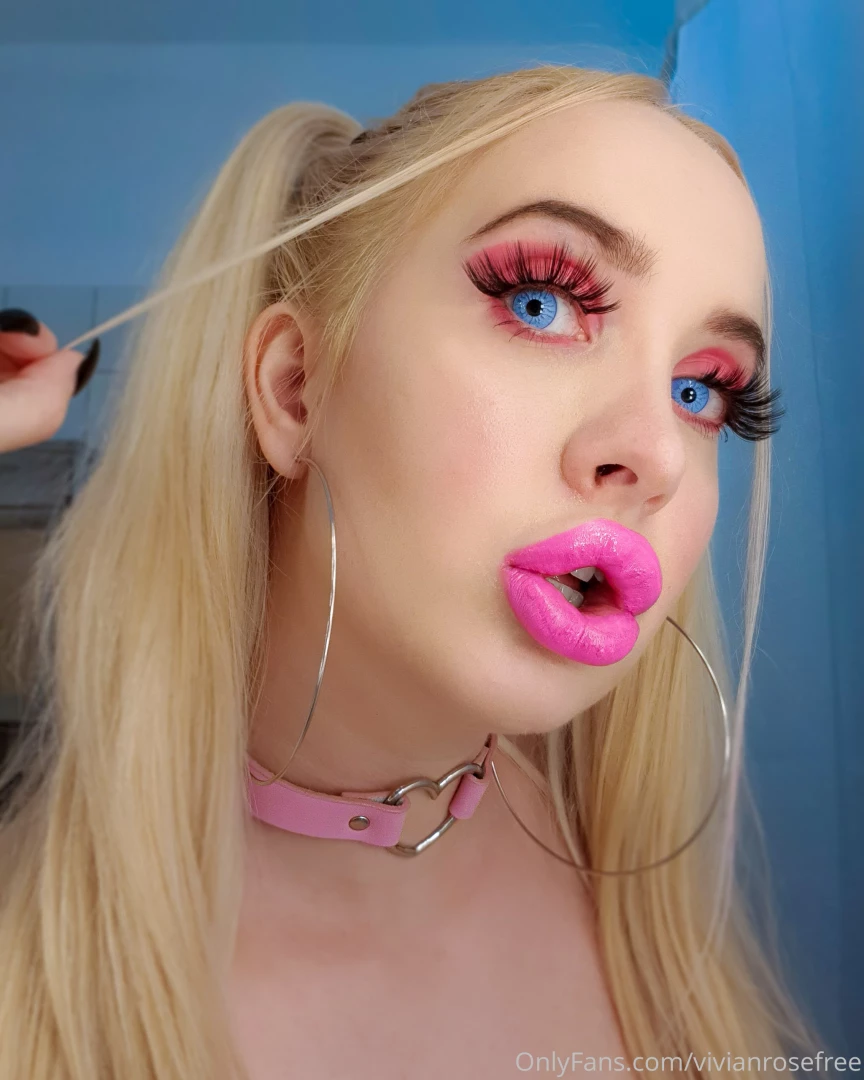 First pic of my new platinum blonde hair do you guys like this pink 