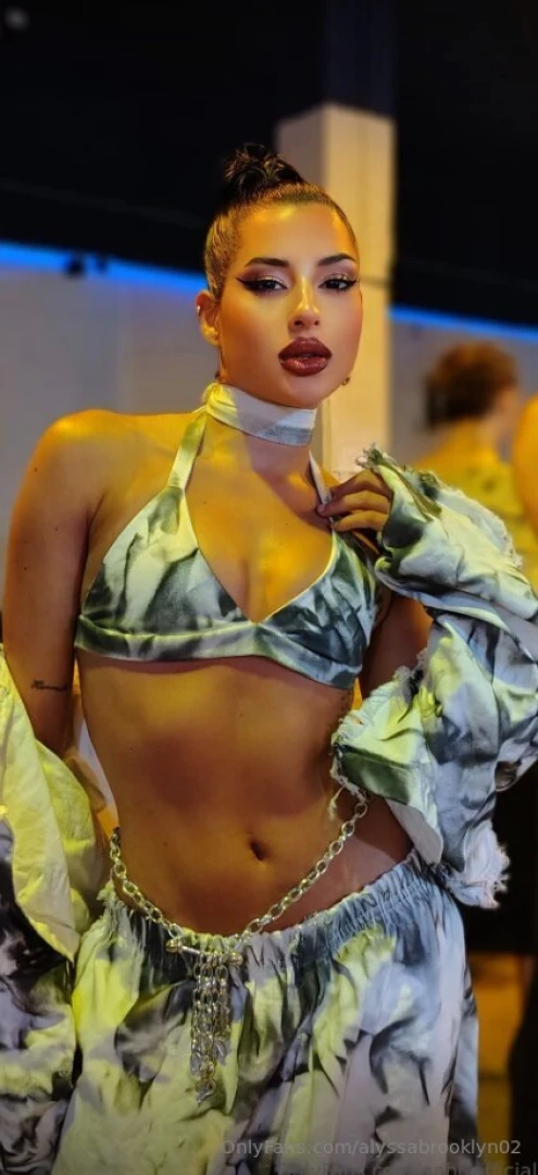 Free subthis hot brunette gabi_official will make your night part 1 