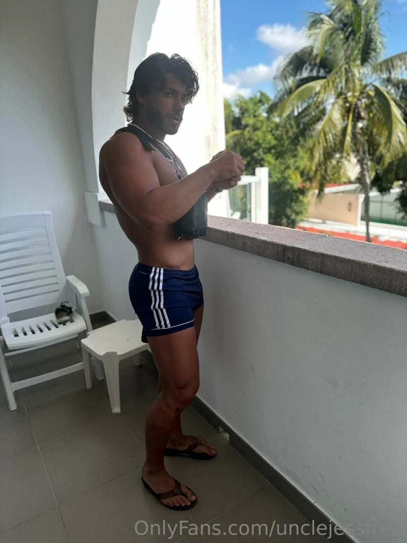 Welcome to my free page you will find a lot of exclusive content here 