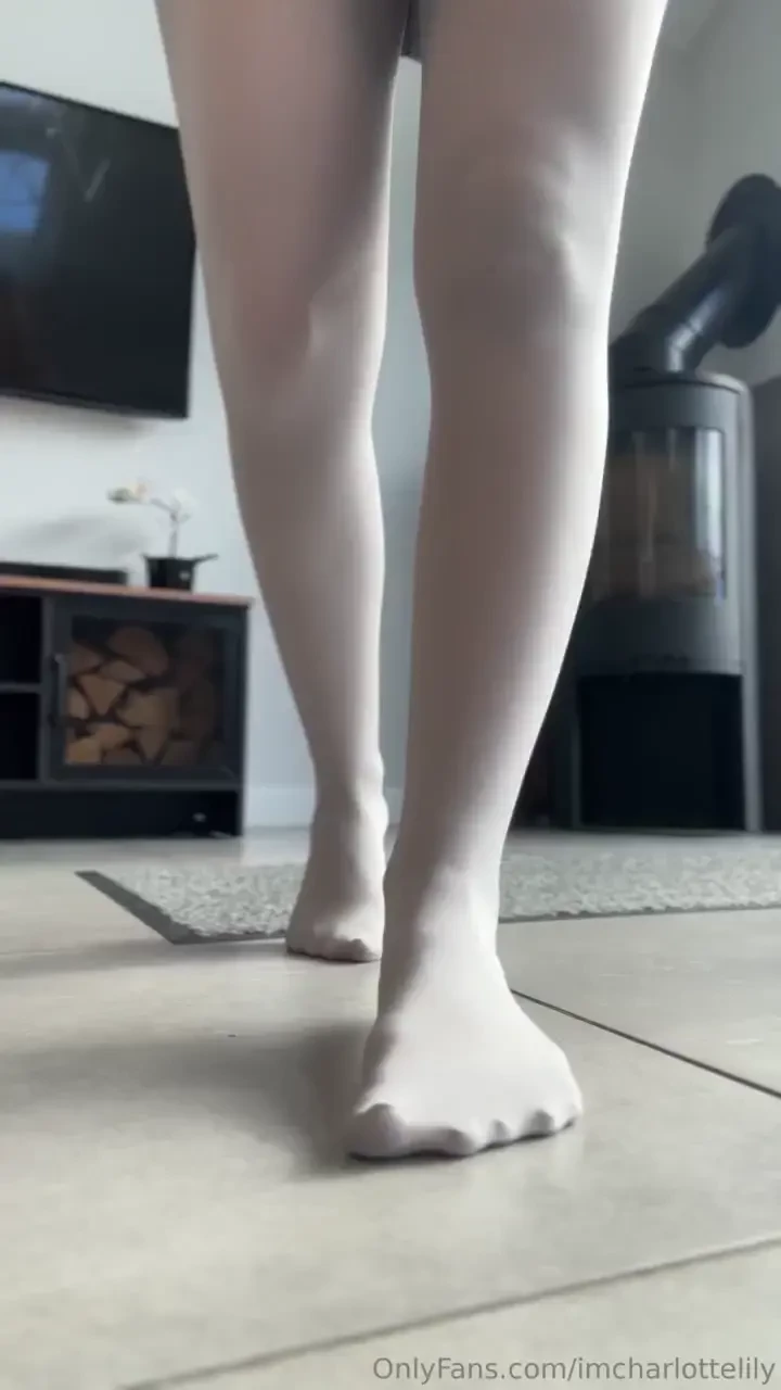 Thinking of all the things i ve been doing in these grey tights 