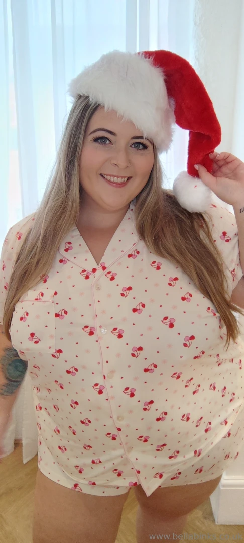 Feeling cute and ready for santa do you think i am on the naughty or 
