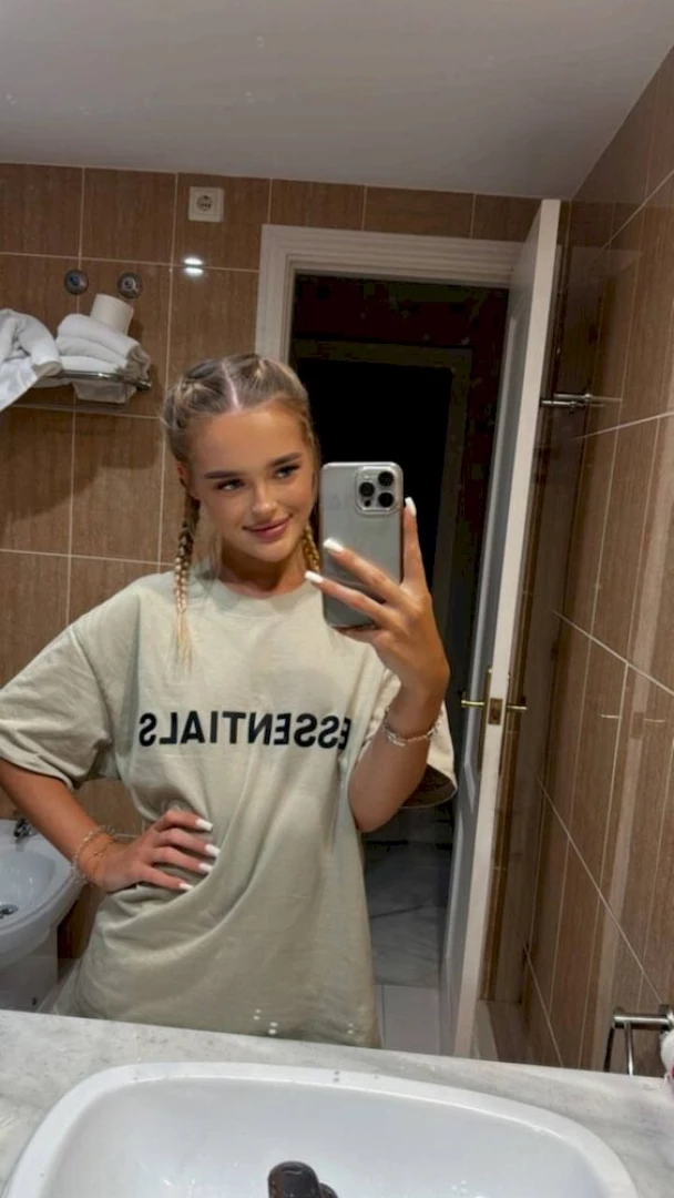 My pussy is already waiting for your cock emmapomelo hurry up to part 106 