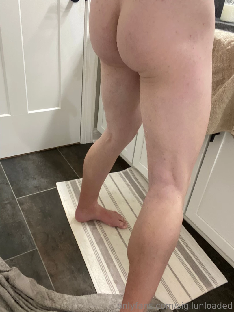 Fresh shave cum rub some lotion on my big muscular body part 10 