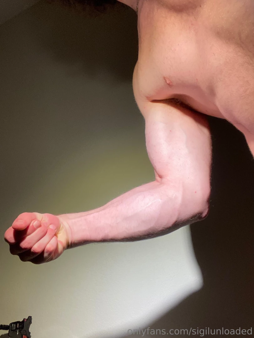 Built to lift fuck and pump cum flex show for you 