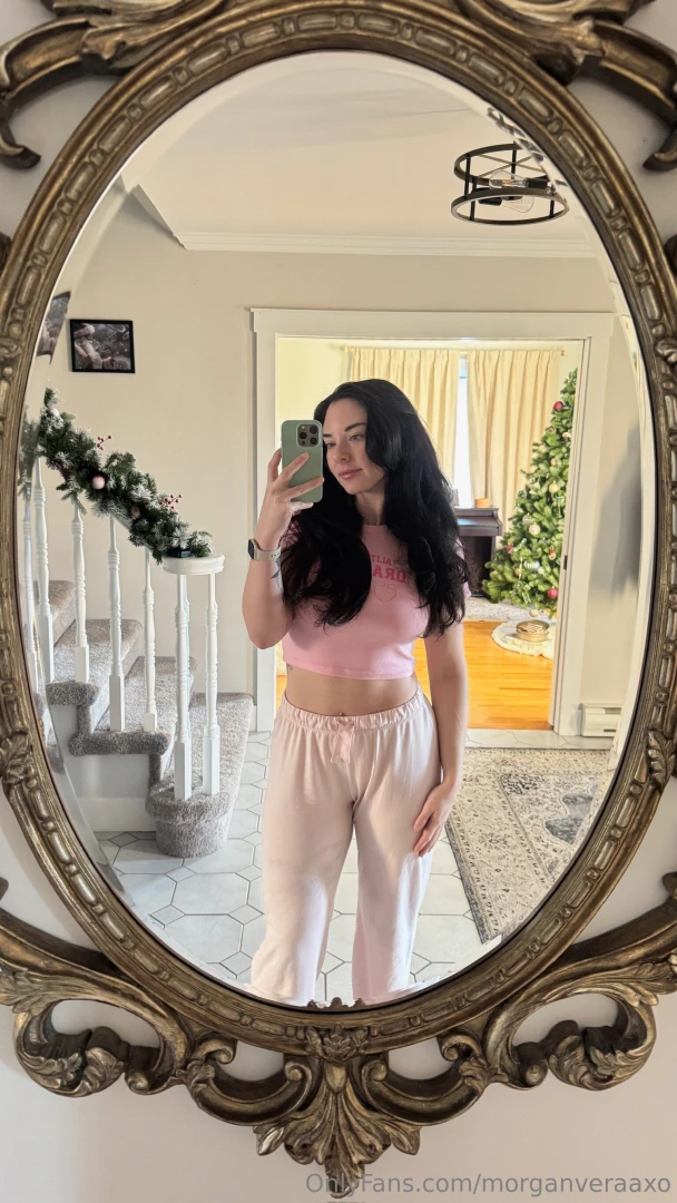 Happy saturdayyy will be responding to dms all day 