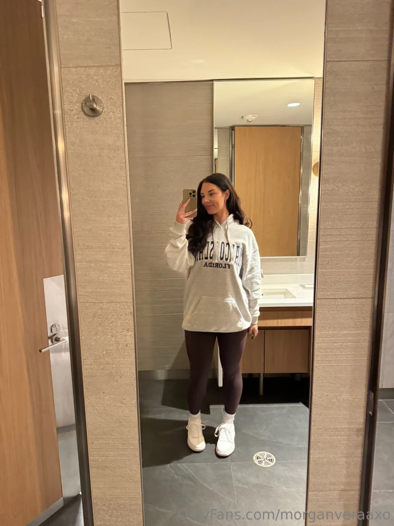 Message me i m soo bored right now 