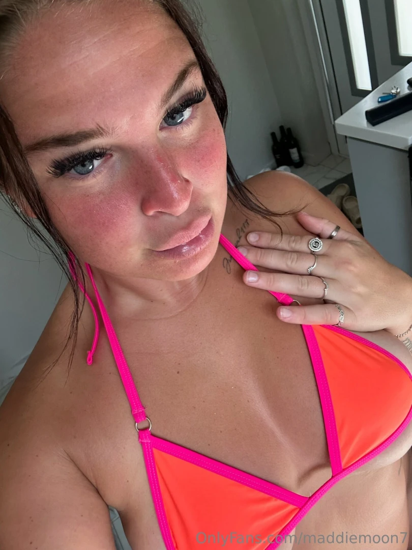 Everything is better when you re wearing a bikini 