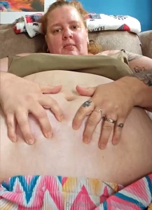 Live belly play over on madamekittyrebel with lives going out more n