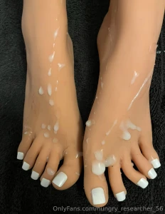 Random load onto her feet lemme know if you would enjoy more feet part 5