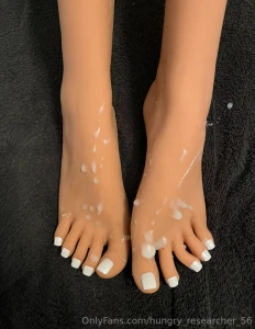 Random load onto her feet lemme know if you would enjoy more feet