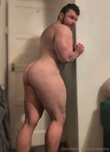 Look at me being all legs and ass