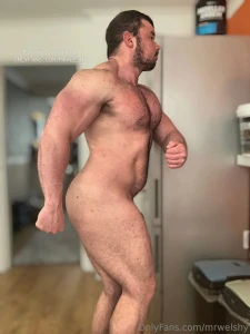 Side on nude checkin