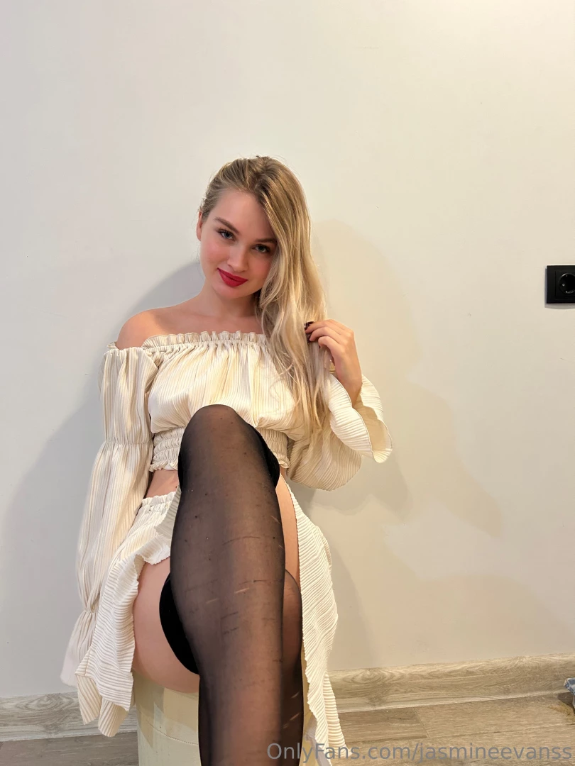 Crazy nymphomaniac is wet right now i m tired of dildos and want to 