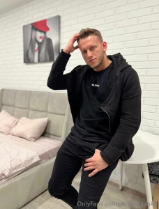 Foxy_garry huge guy with big cock 23 cm collab iam_tonybb foxy_garry part 3