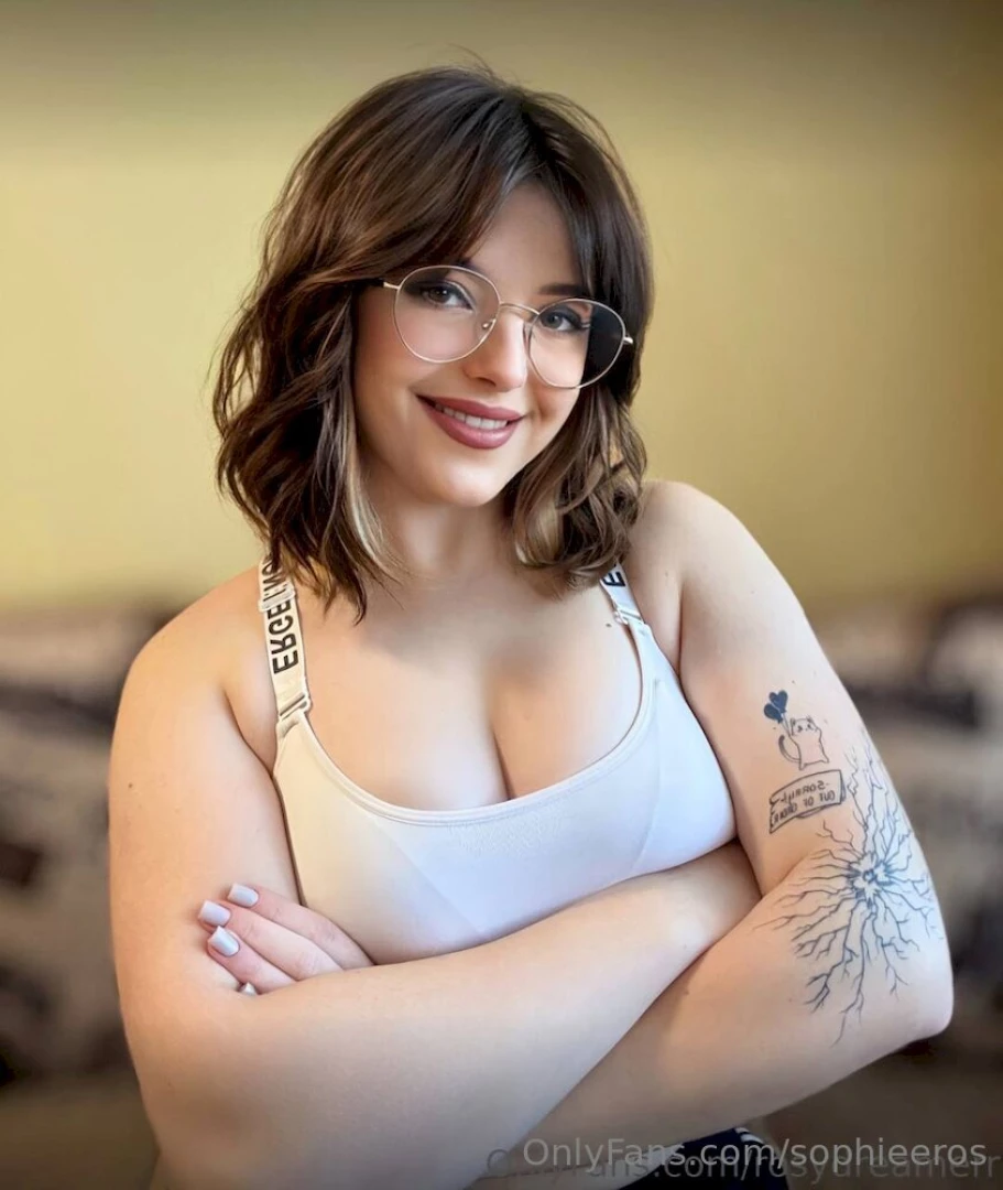 She rosydreamerr needs your cock more than ever this beauty will play part 478 