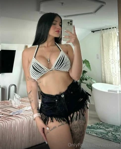 Omg my naughty friend yourcocoqueen just texted me that she is super part 1