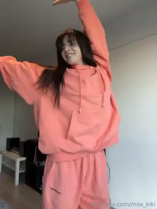 Hey how was your day i finally found the coziest suit in the world 