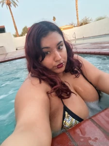 Whoooossss hornyyyyyy