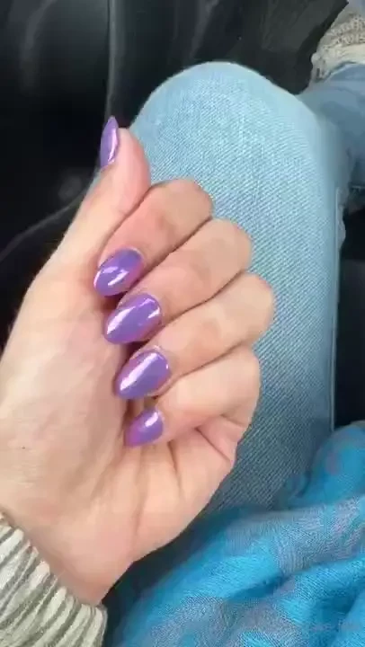 My life eating my cat and cute nails check out ashtonfaye for my spicy 