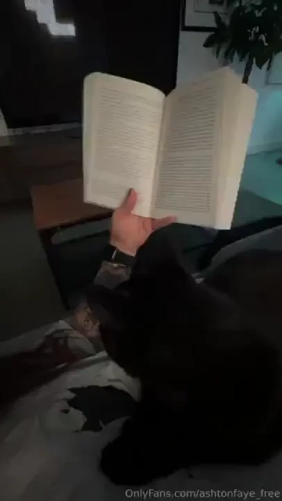 My life eating my cat and cute nails check out ashtonfaye for my spicy part 3 