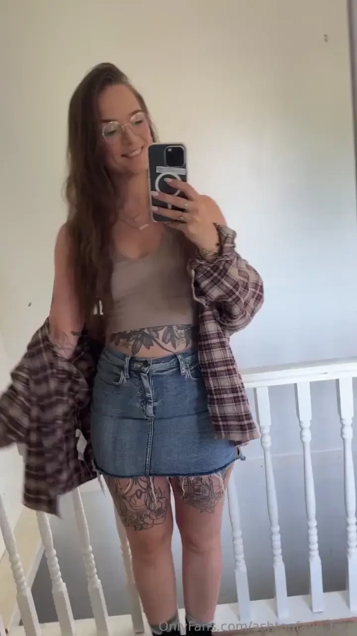 What are your nye plans check out ashtonfaye for my spicy content 