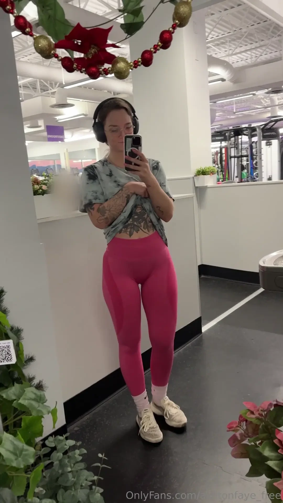 Throwback to those holiday gains check out all my spicy content 