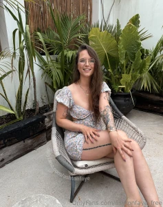 I m starting to think my spaceship crashed on a planet full of pervs