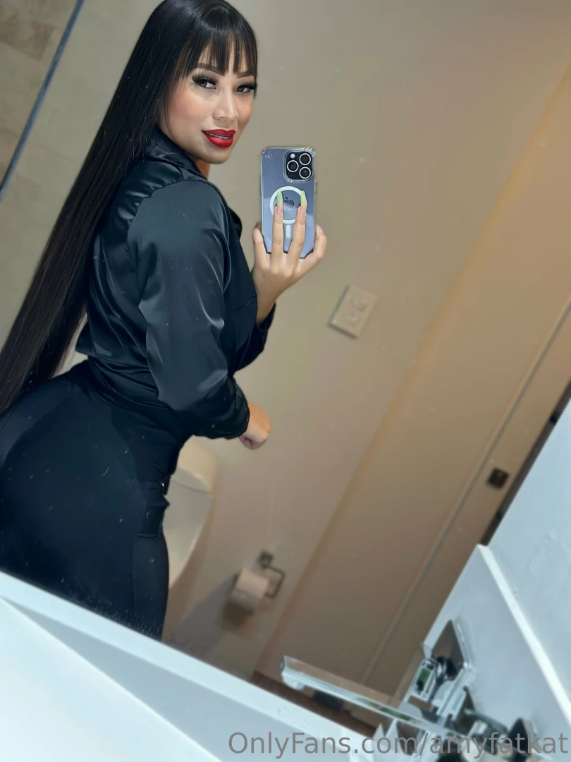 Wanna see my outfit my love 