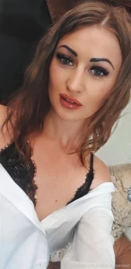 I am a bright lady and active i can make all i need with my life i