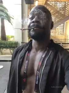 Schmokin a bleezy at the avn awards what s up