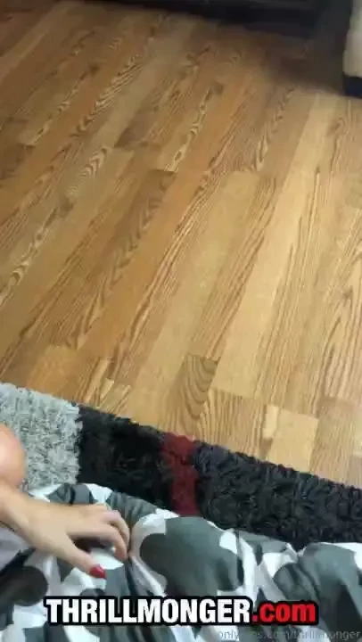 Watch ariazahara_ and sexyisabella make out on my thick veiny dick 