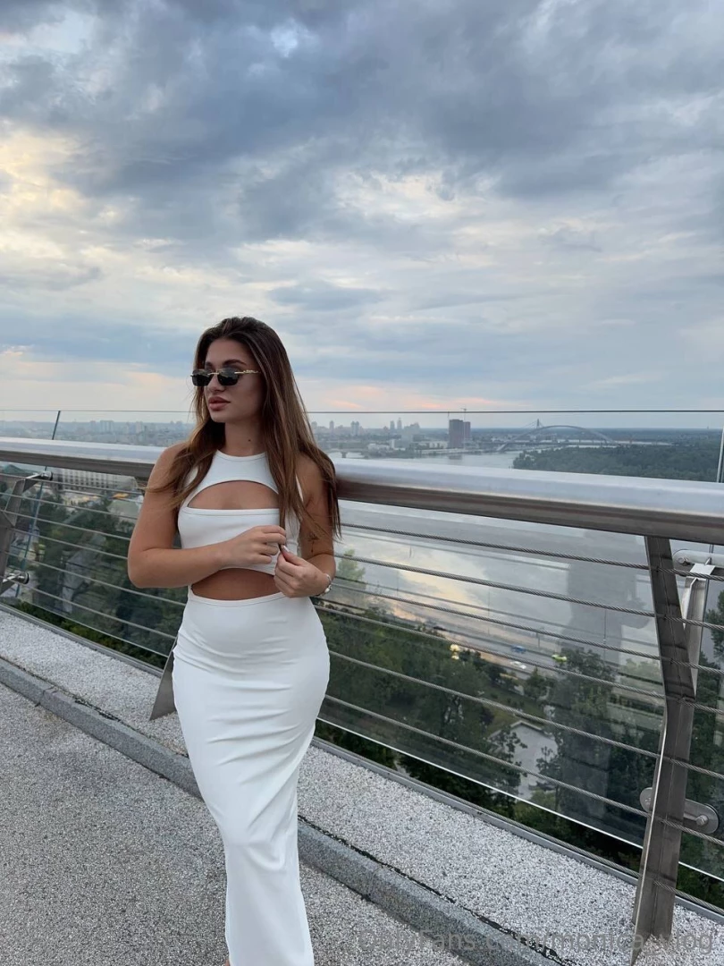 What do you think i m thinking about while looking at this view 