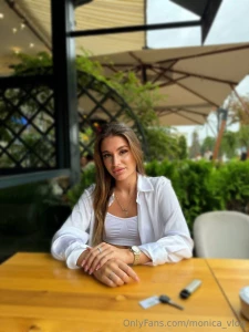 Hi it s such a sunny day today i decided to spend it outside reading a