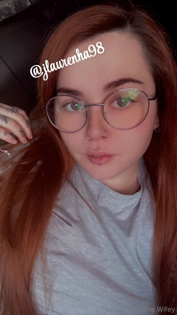 Jlaurenha98 loves to sext she also has a vip page mewiththeeyes it s 